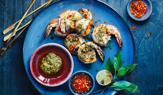 King prawns with chives and hot sauce 